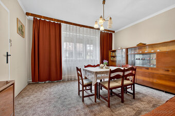 Na predaj - Rodinný dom v centre obce Tomášov s veľkým pozem - 2