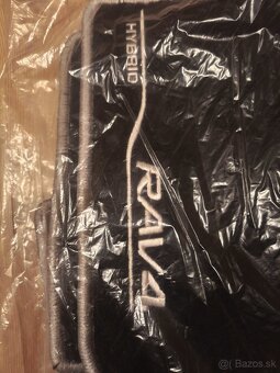 koberčeky do auta Toyota RAV4. - 2