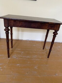 predám starožitný malý stôl - 2