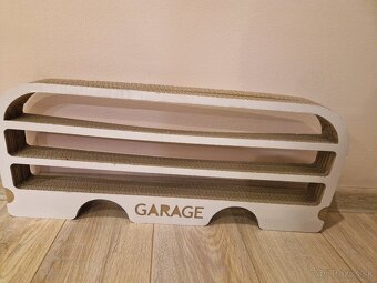 Darujem detské autíčka s garazou - 2