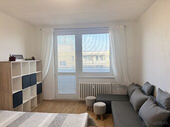 1-izb. byt na Juhu s balkónom - 2