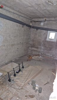 DOM V BLIZKOSTI CENTRA V TICHEJ LOKALITE - 2