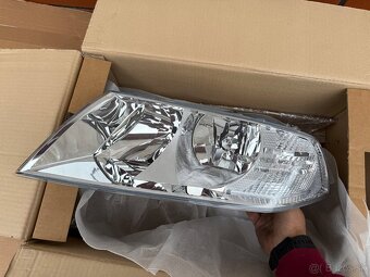 ŠKODA OCTAVIA 2 PRED FL 2004-2010 PREDNÉ SVETLÁ REFLEKTORY - 2