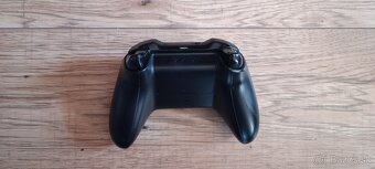 Ovladac na xbox one - 2