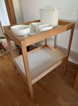 IKEA prebaľovací stôl + koše - 2