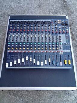 Mix Soundcraft EFX12 - 2