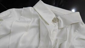 biela satenova bluzka s volanikmi - 2