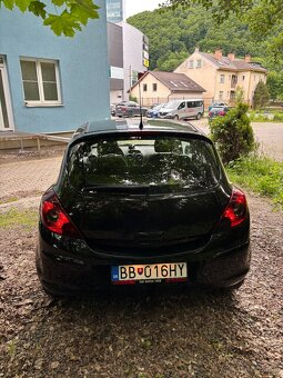 Predám Opel Corsa D 1,4 benzin 2008 3 dverove - 2