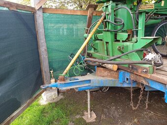 Vlecka s hydraulickou rukou. - 2
