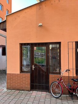 Na prenájom obchodný priestor v centre – Nové Zámky - 2