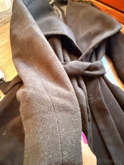 Čierny dámsky kabat - 2