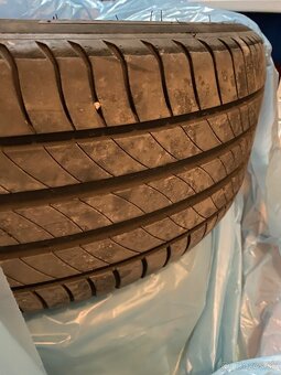 Predám letné Pneu Michelin E Primacy 235/45 R18 98W - 2