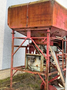 Oceľová násypka - 2