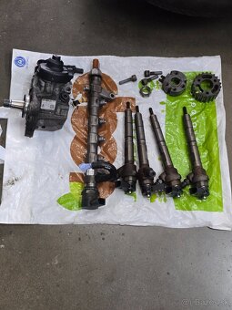 Predam komplet rampu 2.0tdi CR 03L089M - 2