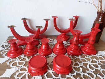 Drevený svietnik - červený - 2