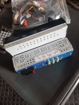 Dotykové 1din 2din autorádio - 2