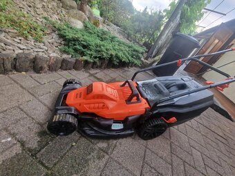 Električka kosačka black decker - 2