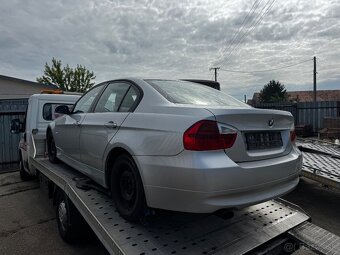 BMW E90 320i 2005 na náhradné diely ND - 2