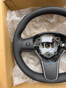 Tesla Steering wheel - 2
