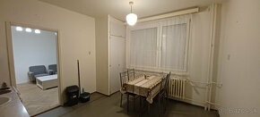 Na predaj 2. izbový byt s balkónom v centre mesta Senica. - 2