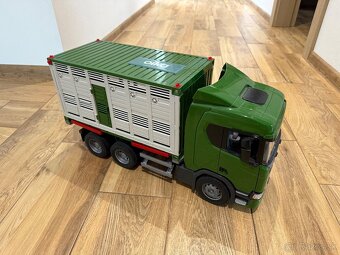 Bruder prepravník zvierat Scania s figúrkou kravy - 3548 - 2