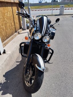 Triumph Rocket III Roadster - 2