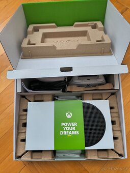 Predam Xbox Serier S 512GB + Zaruka - 2