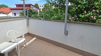 Prenájom 2izbového bytu v Ružinove s veĺkou krytou terasou - 2