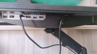 Predám profesionálny 2k Samsung USB-C (s24h850qfn)) - 2