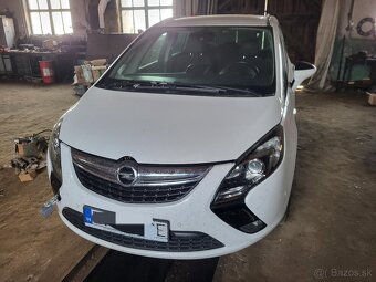 Predám Opel Zafira Tourer automat na diely. Len v celku. - 2