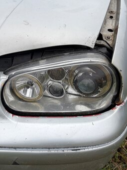 Volkswagen golf 4 svetlá - 2