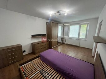 NA PRENÁJOM: 1i byt 40 m2, 4/5 posch. výťah, Beskydská 7. - 2