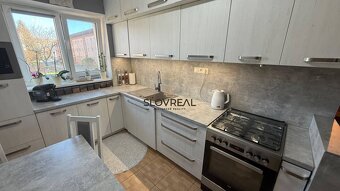 SLOVREAL na predaj kompletne zrekonštruovaný 2,5i byt, Žiar  - 2