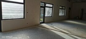 Obchodné priestory/prevádzková budova. - 2