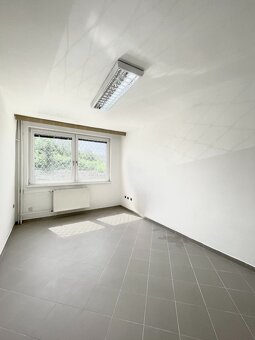 PINK Reality - Prenájom kancelárií v centre Nových Zámkov - 2