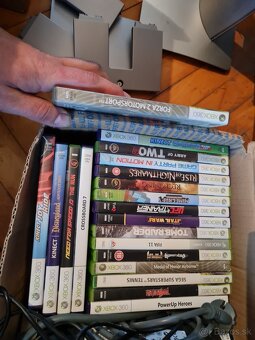 Predám Xbox 360, 120 GB, Kinect, 2 Ovládače + 20 Hier - 2