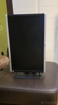 HP Compaq LA2205wg - 2