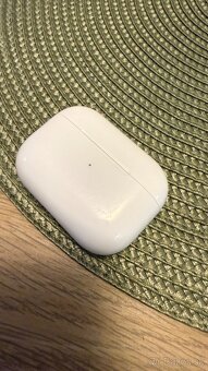 AirPods 1 - 2