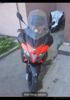 Aprilia SR 300 MAX - 2