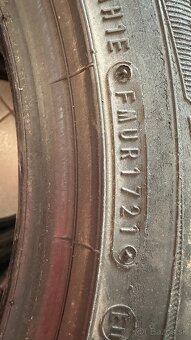 Predám celoročné pneumatiky  215/45 R16 90V - 2