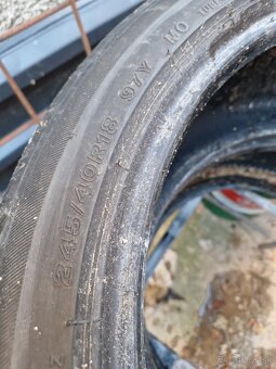 Predam pneu 245/40 r18 - 2