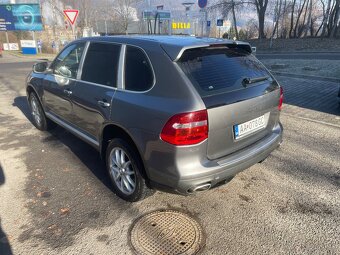 Porshe Cayenne - na pruzinach - 2