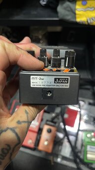 Boss MT-2W Gitarový efekt (Metal Zone) - 2
