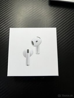 AirPods 4 s potláčaním hluku. - 2