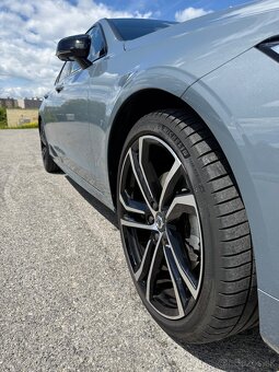 Volvo S90 B5 AWD (4x4), 173 kW + 10 kW Mild Hybrid - 2