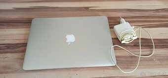 Predám Apple MacBook - 2