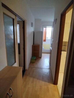 Prenájom 1-izbovèho bytu Vlčince - 2