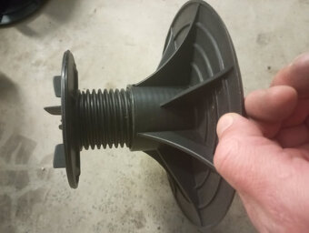 Rektifikačné terče pod dlažbu výškovo nastaviteľné -nové - 2