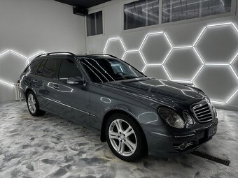 Mercedes Benz E350 V6 4matic - 2