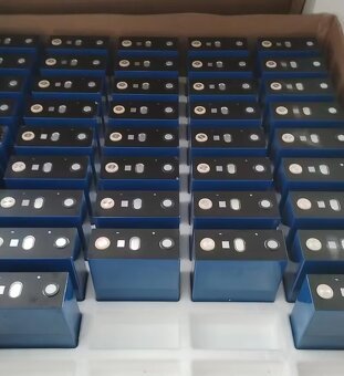 Predám LiFePo4 320Ah články BT320 - 2